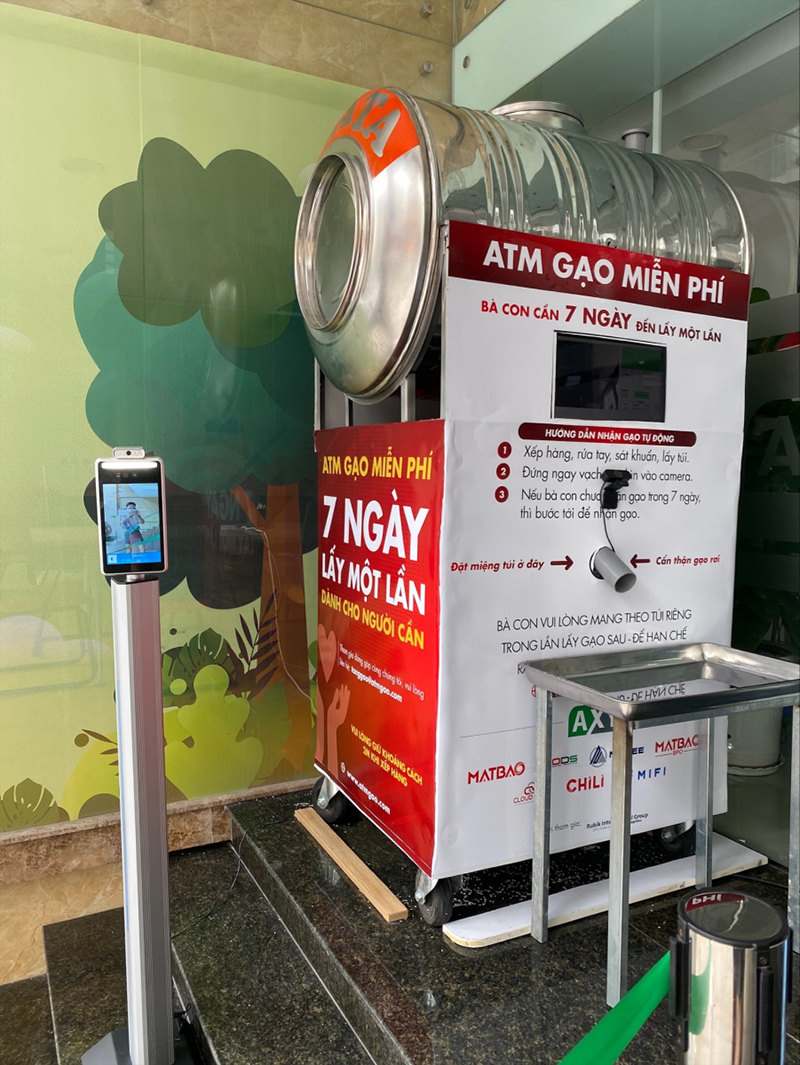 Khởi động ATM gạo giúp bà con vượt khó mùa Covid - 10